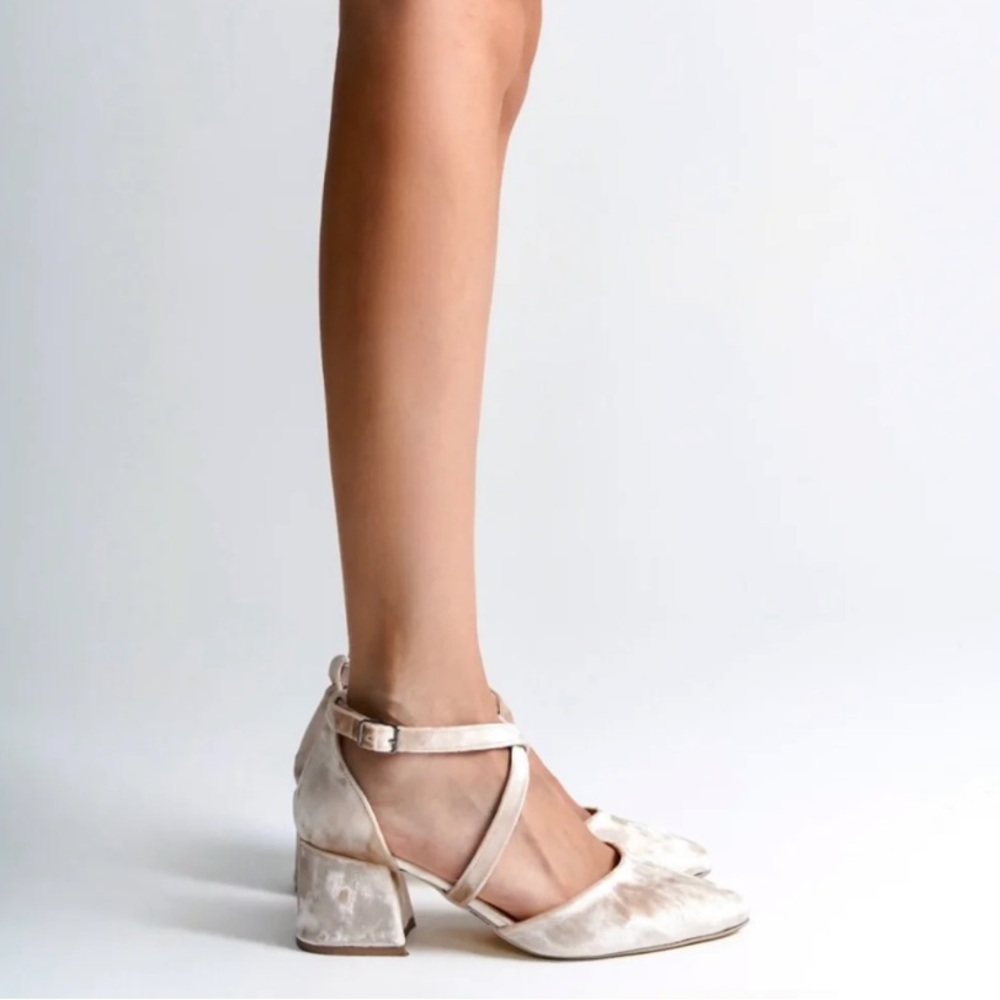 Nils Beige Velvet Criss Cross Mid Heels